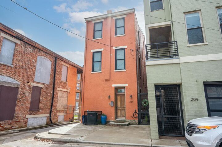 Property Photo: 207 Kemp Alley OH 45202