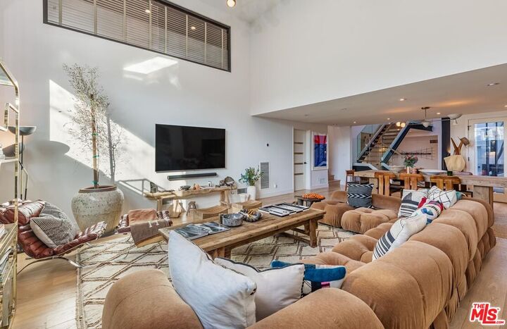 Property Photo: 214 S Venice Blvd CA 90291
