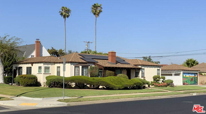 Property Photo: 9232 S 2nd Ave CA 90305