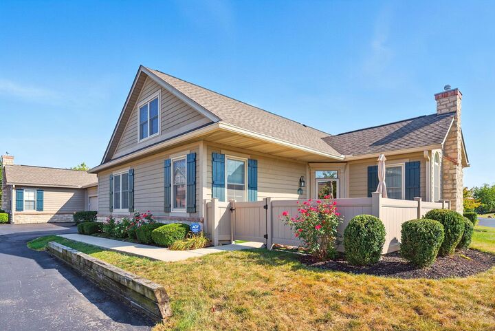 Property Photo:  4121 Waterside Place  OH 43123 