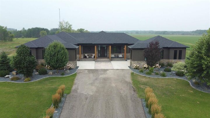 Property Photo: 67028 Willowdale Road MB R5M 0G5