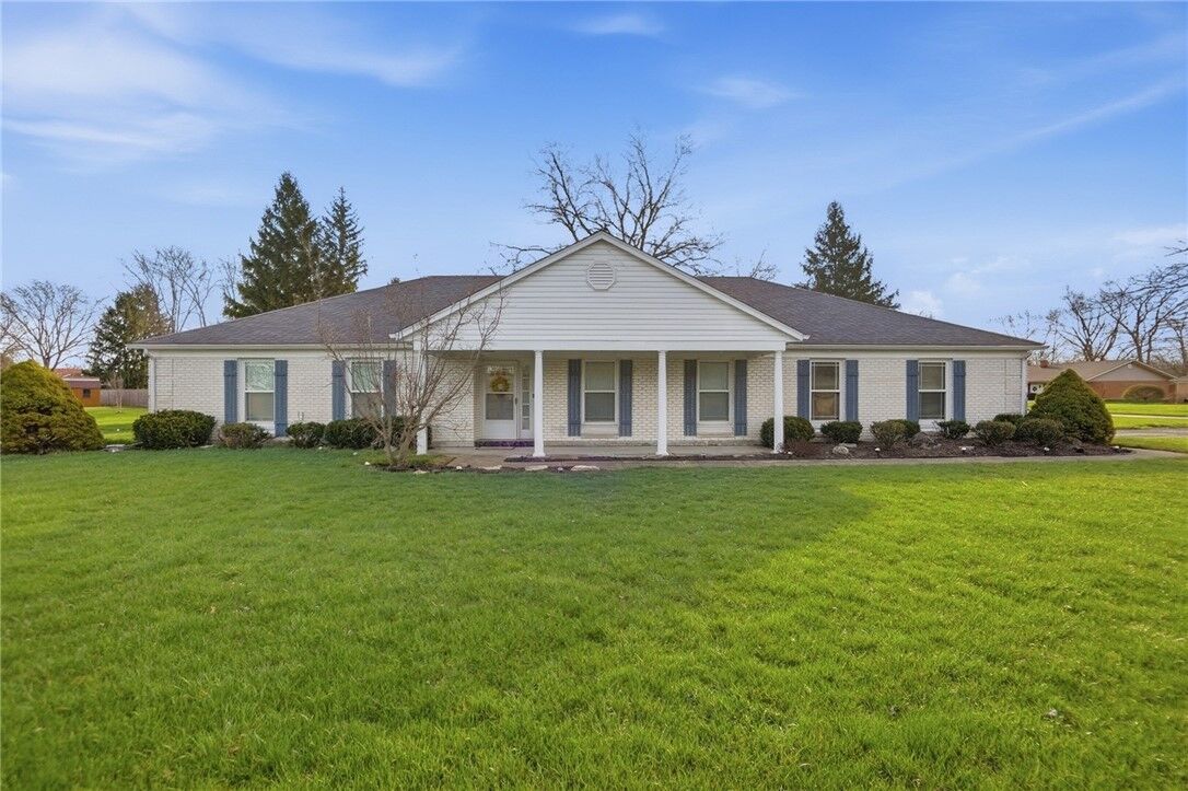 Property Photo:  6920 Eastpoint Court  OH 45459 