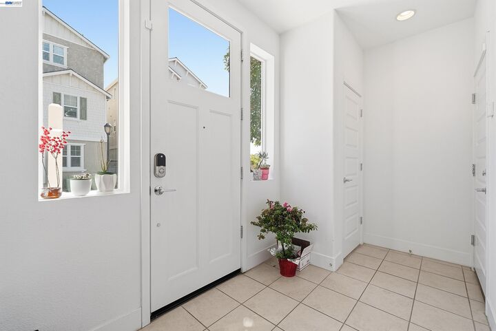 Property Photo: 5569 Azalea Way CA 94560