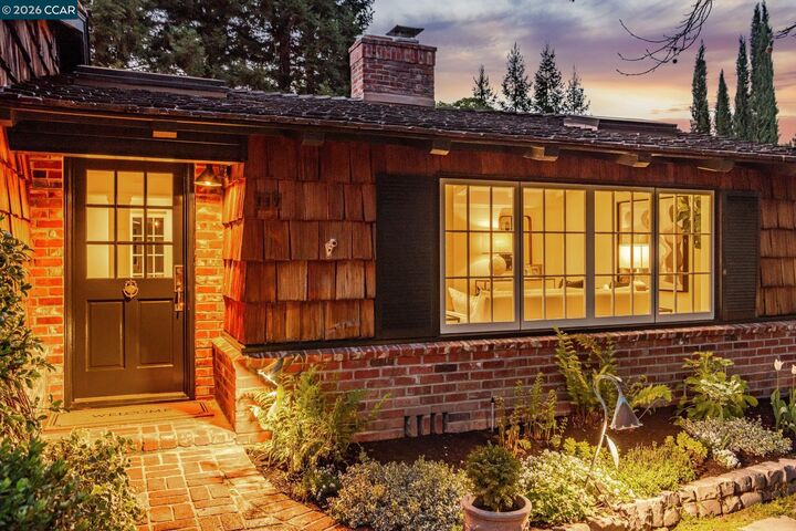 Property Photo:  117 Leona Ct  CA 94507 