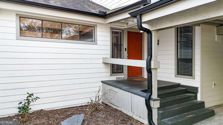 Property Photo:  4962 N Ellipse  GA 30068 