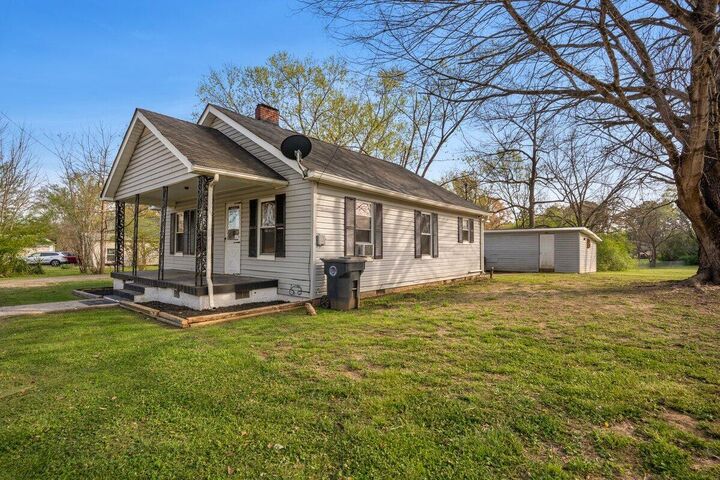 Property Photo:  605 Thornton Street  GA 30728 