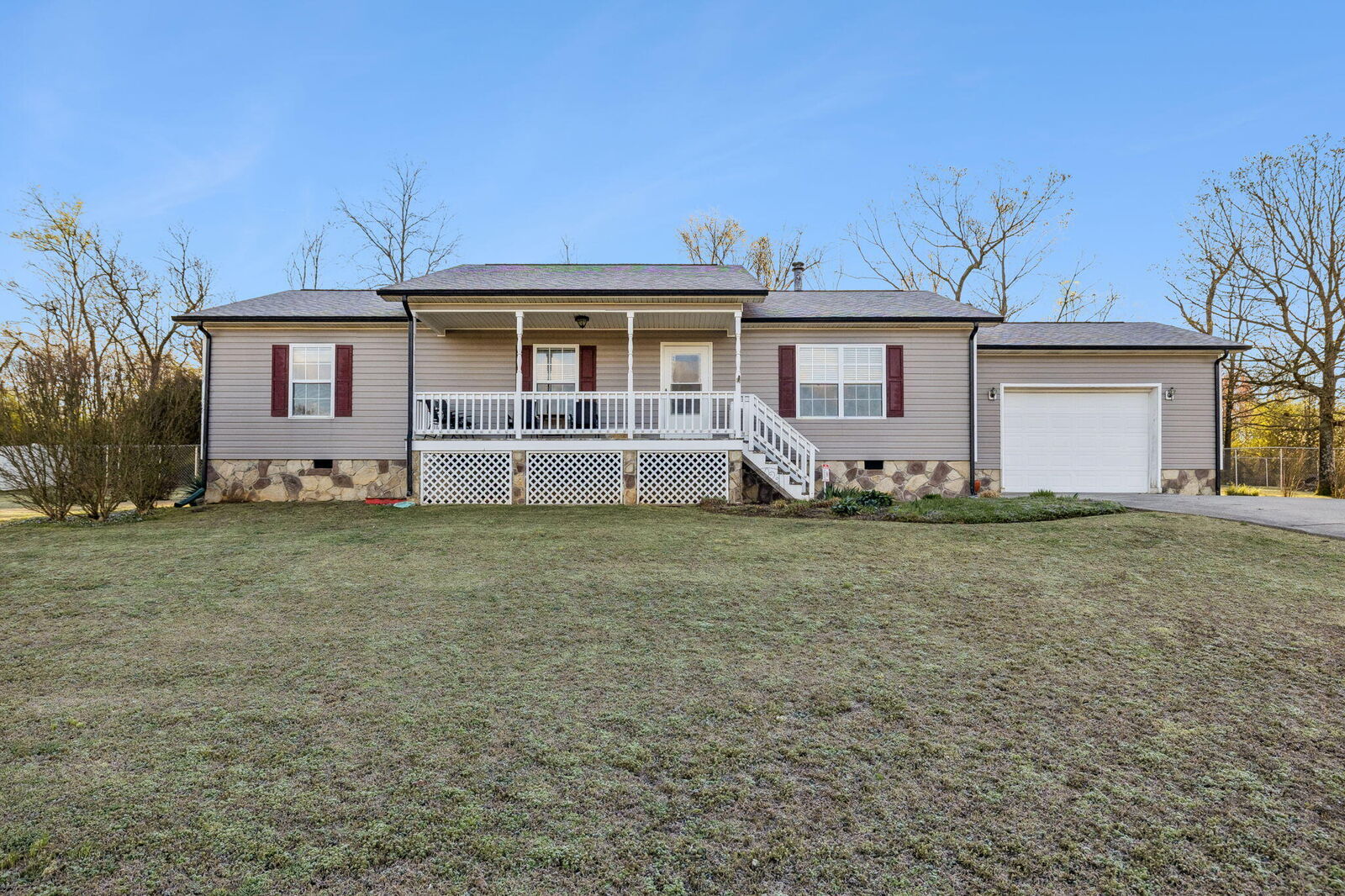 Property Photo: 209 Lanier Drive GA 30705