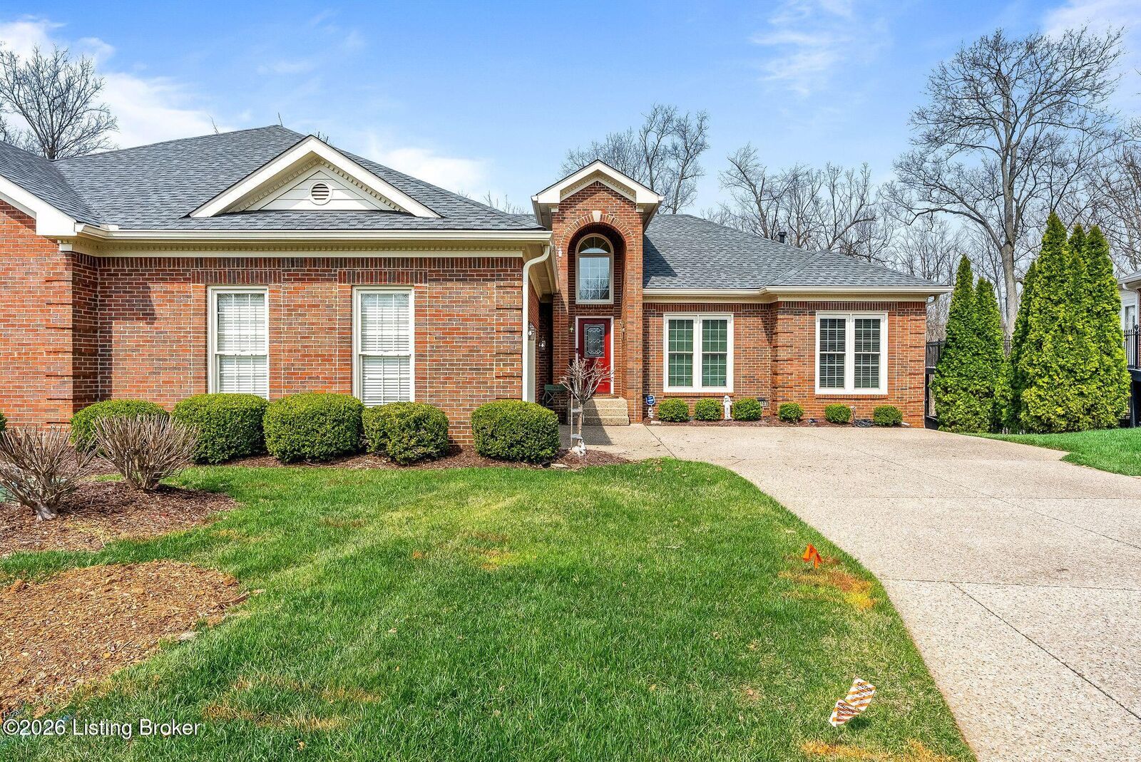 Property Photo: 10103 Cave Creek Rd KY 40223