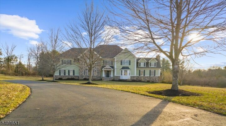 Property Photo: 4 Steinbeck Ct NJ 08848