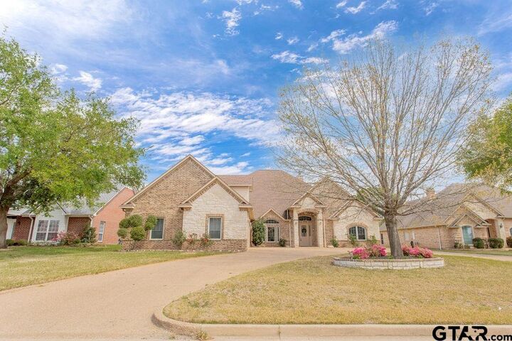 Property Photo:  213 Winged Foot Dr.  TX 75771 