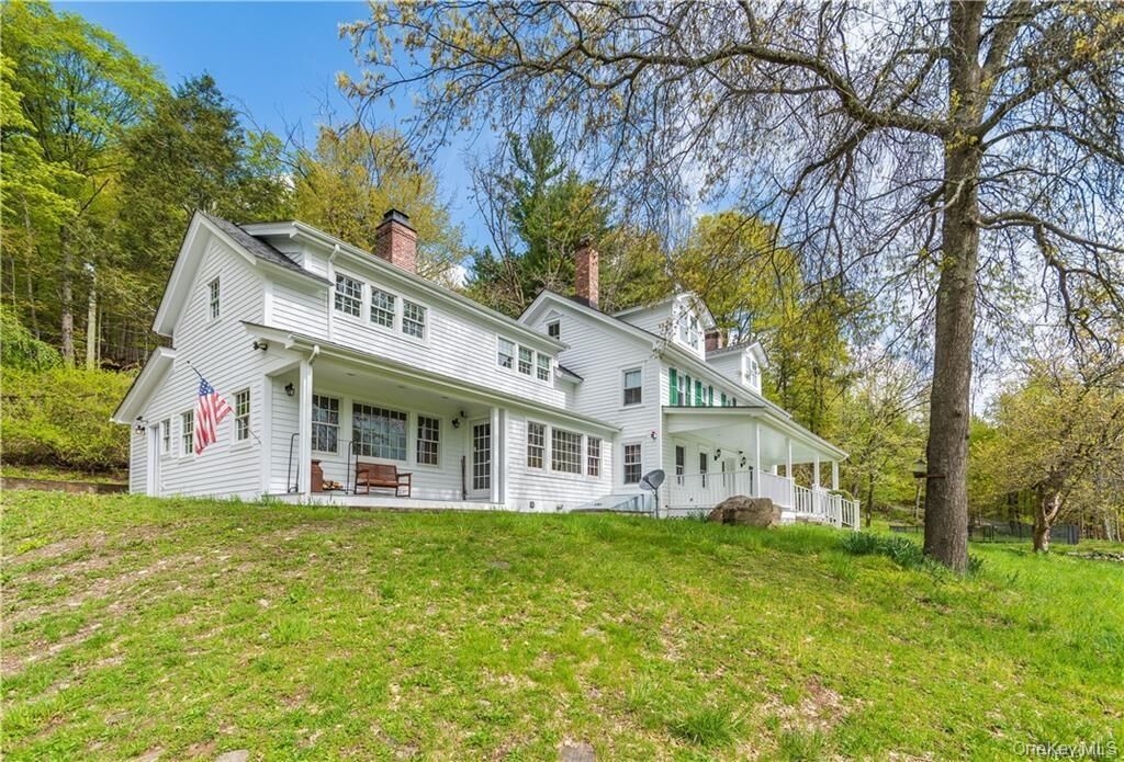Property Photo:  669 Mountain Road  NY 10940 