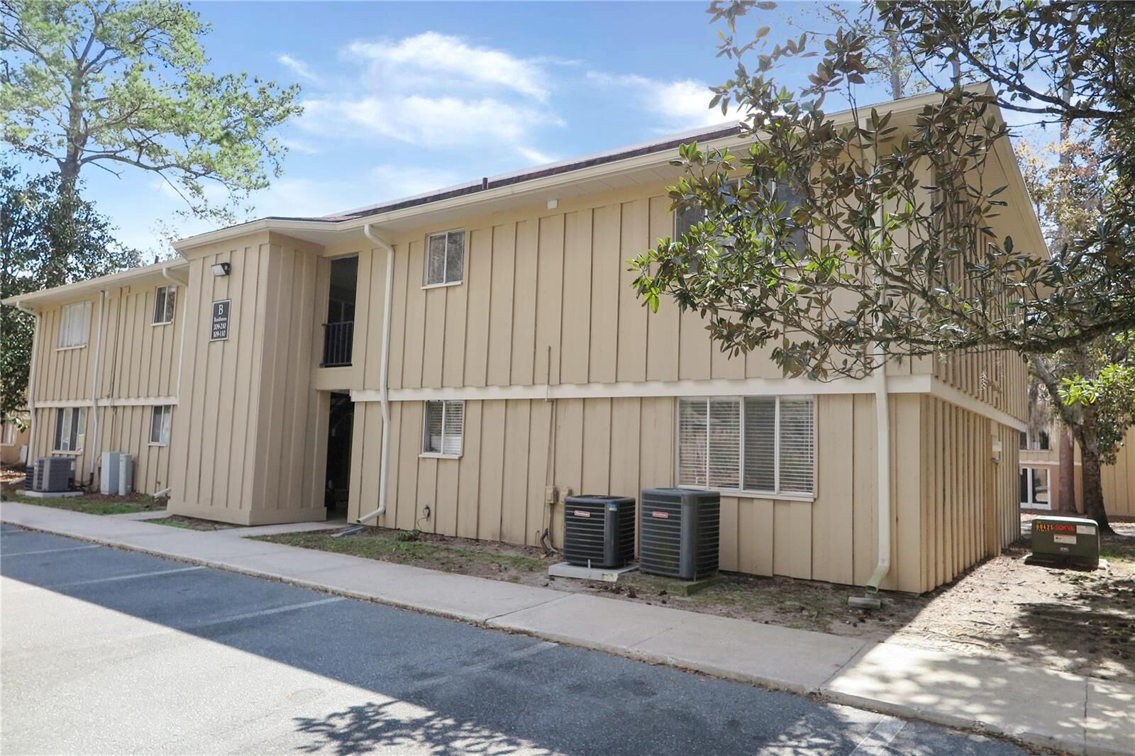 Property Photo: 507 NW 39th Drive 210 FL 32607
