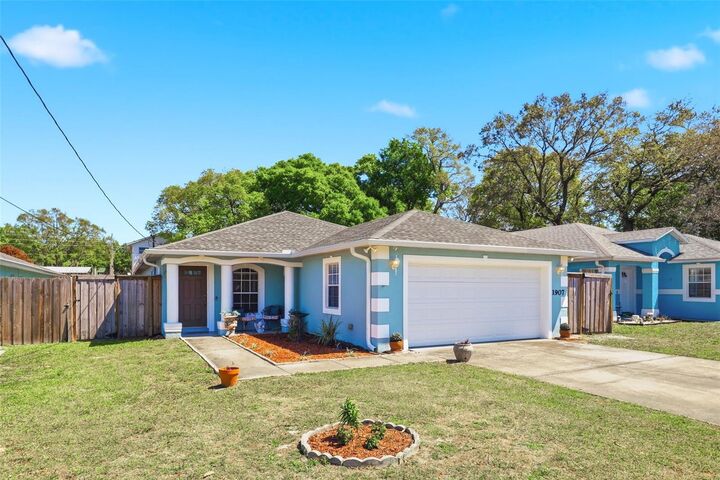 Property Photo: 1907 Gadsen Boulevard FL 32812