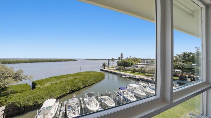 Property Photo:  4500 Gulf Of Mexico Drive 3  FL 34228 