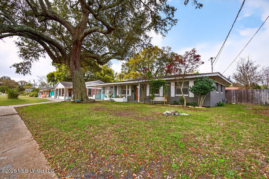 Property Photo: 611 Anniston Avenue MS 39507