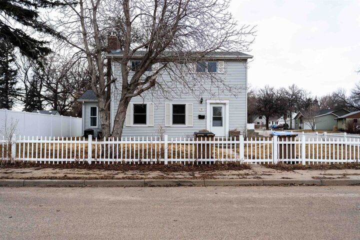 Property Photo: 200 SW 11th St ND 58701