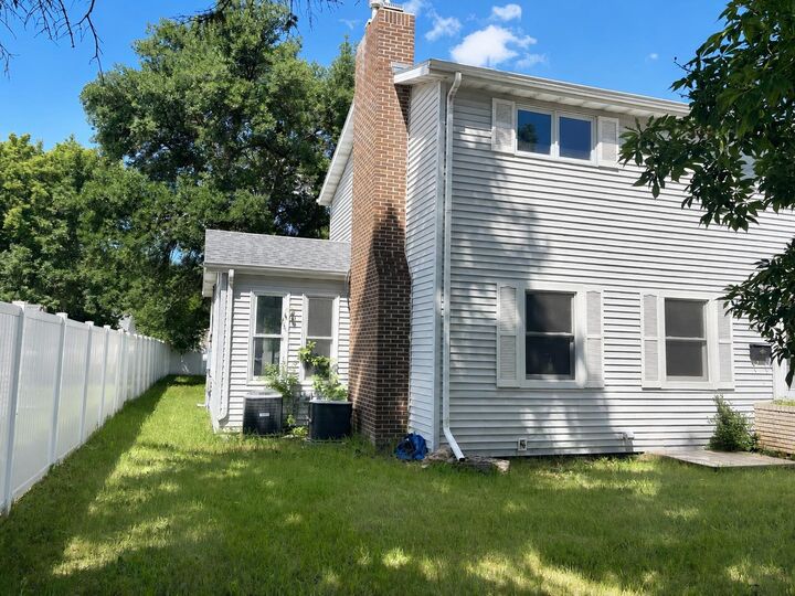 Property Photo:  200 SW 11th St  ND 58701 