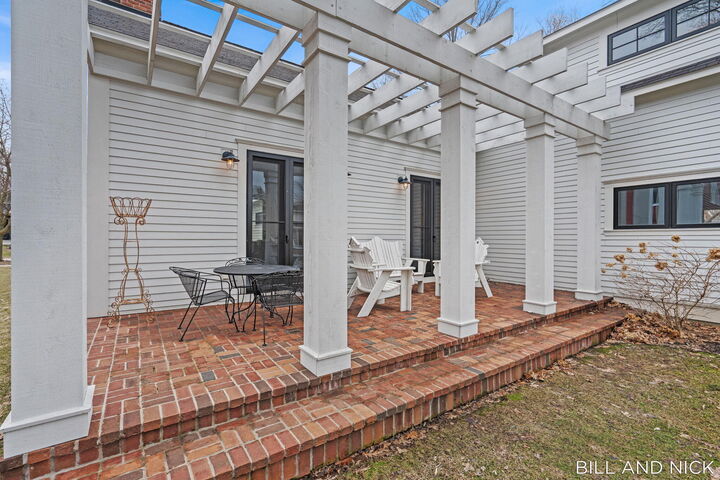 Property Photo:  24 Chestnut Street  MI 49406 