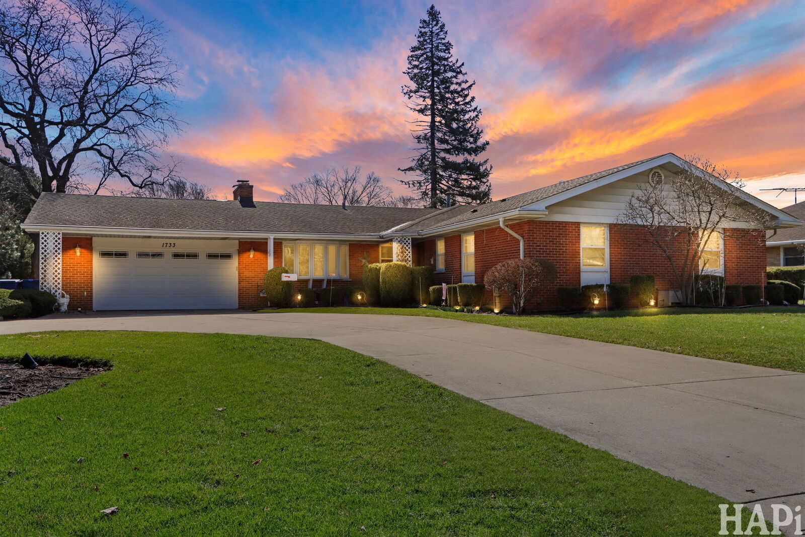 Property Photo: 1733 Camellia Lane IL 60173