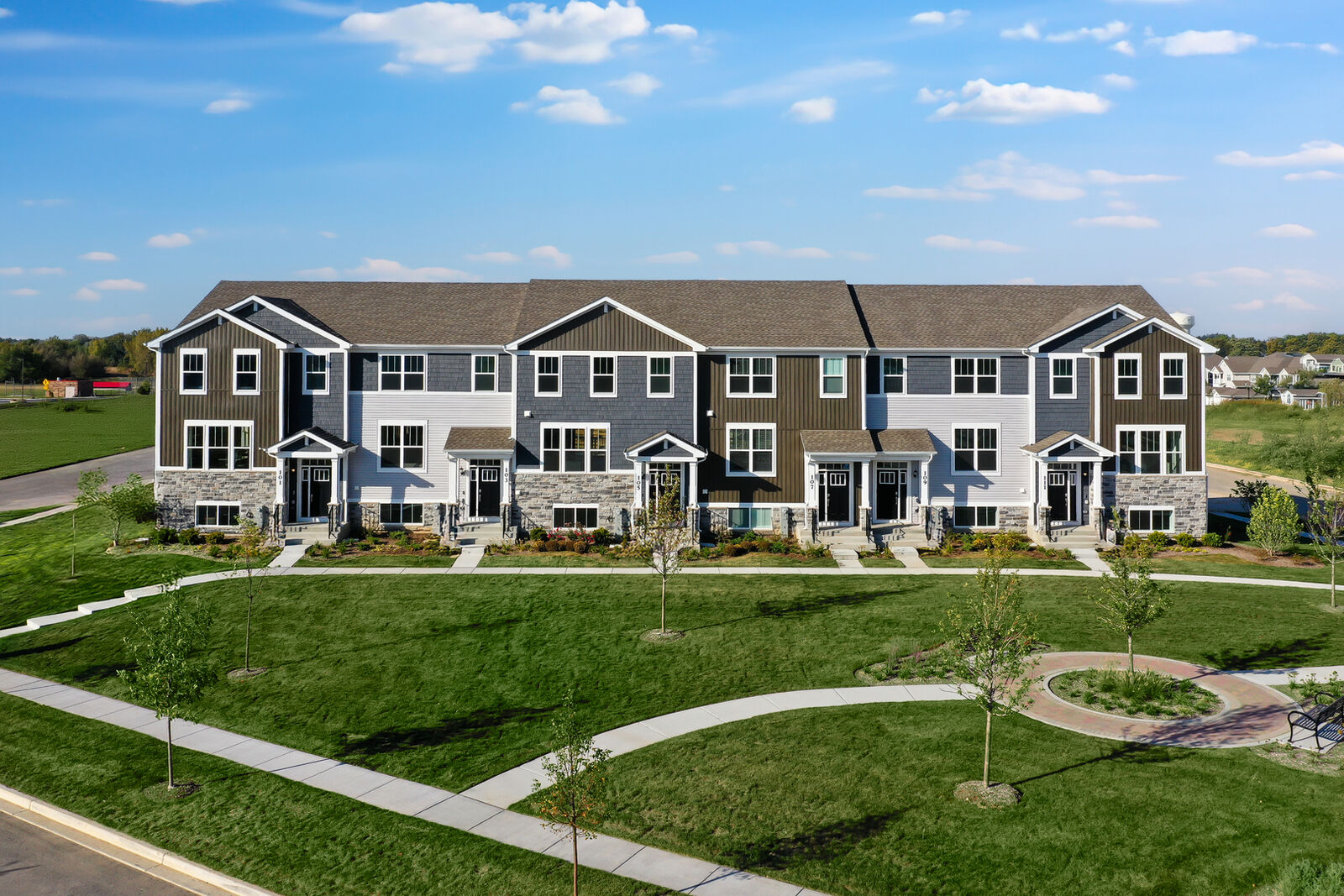 Property Photo:  333 Settlers Place  IL 60118 