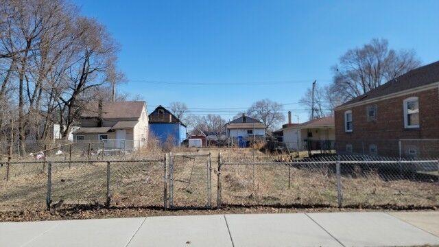 Property Photo: 10013 S Hoxie Avenue IL 60617