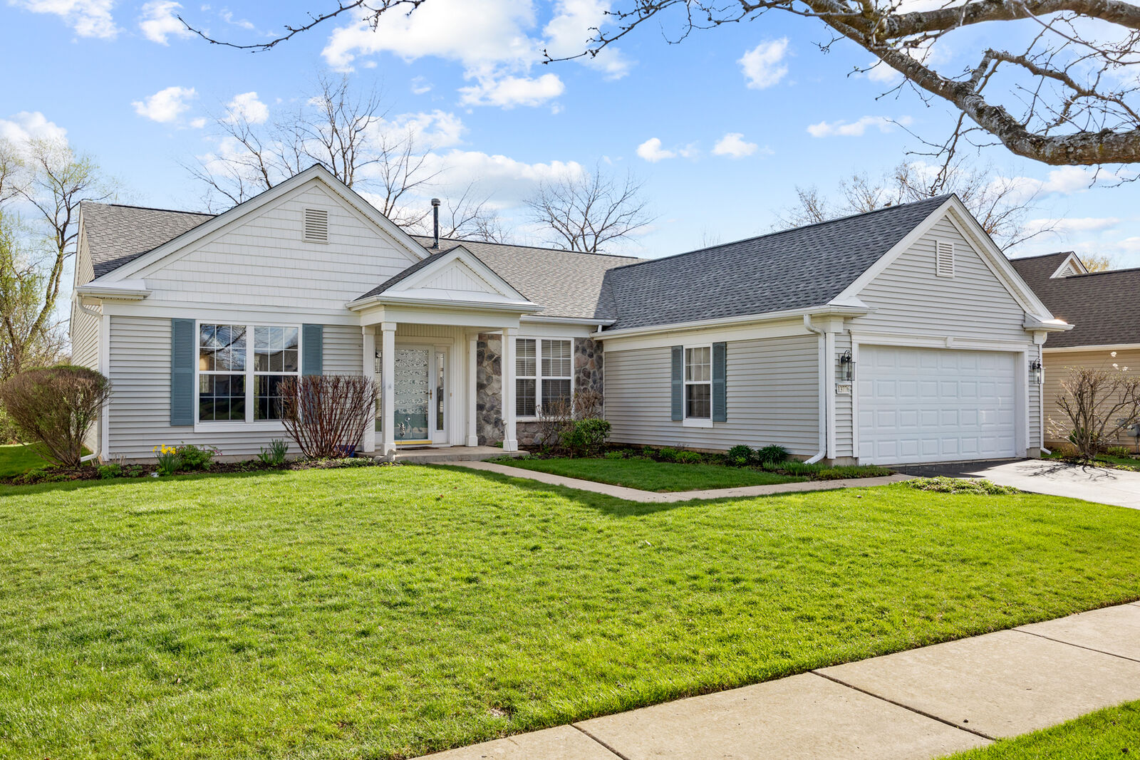 Property Photo:  13776 Fieldstone Drive  IL 60142 