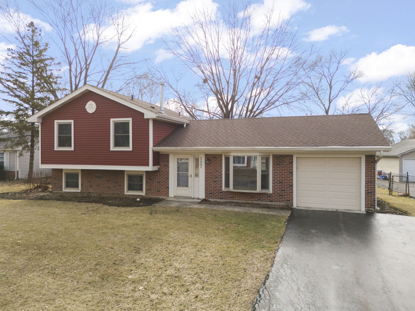 Property Photo:  127 Monticello Circle  IL 60440 