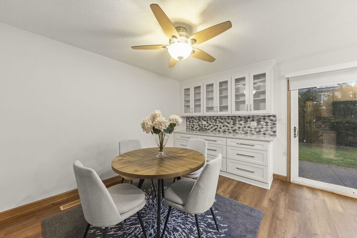 Property Photo: 2355 Sunnydale Drive IL 60517