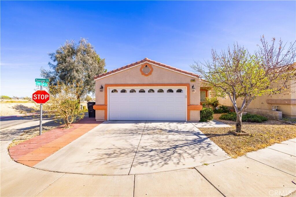 Property Photo:  2300 Panorama Lane  CA 93560 