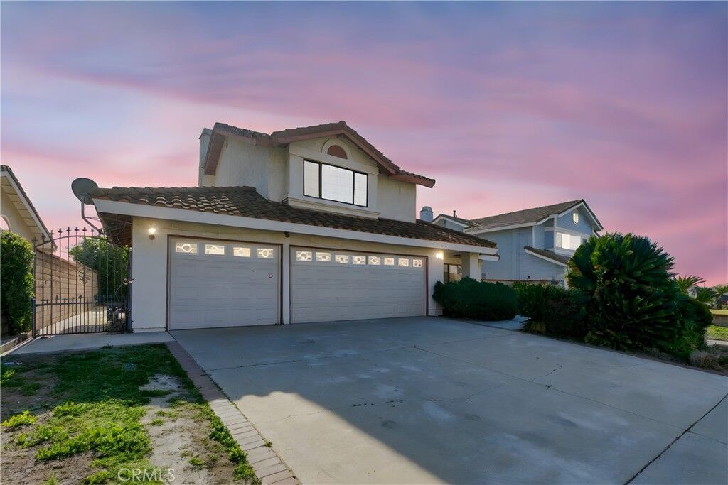 Property Photo: 1126 Pebblewood CA 91765