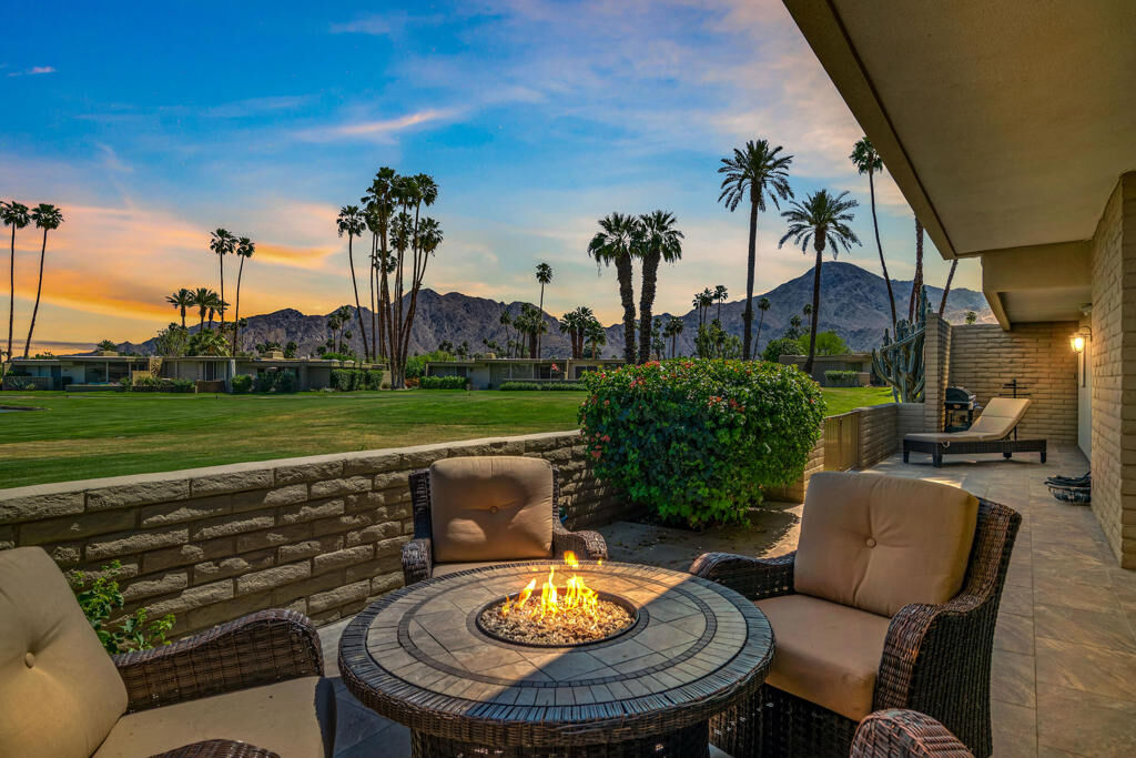Property Photo: 45136 Avenida Paloma CA 92210