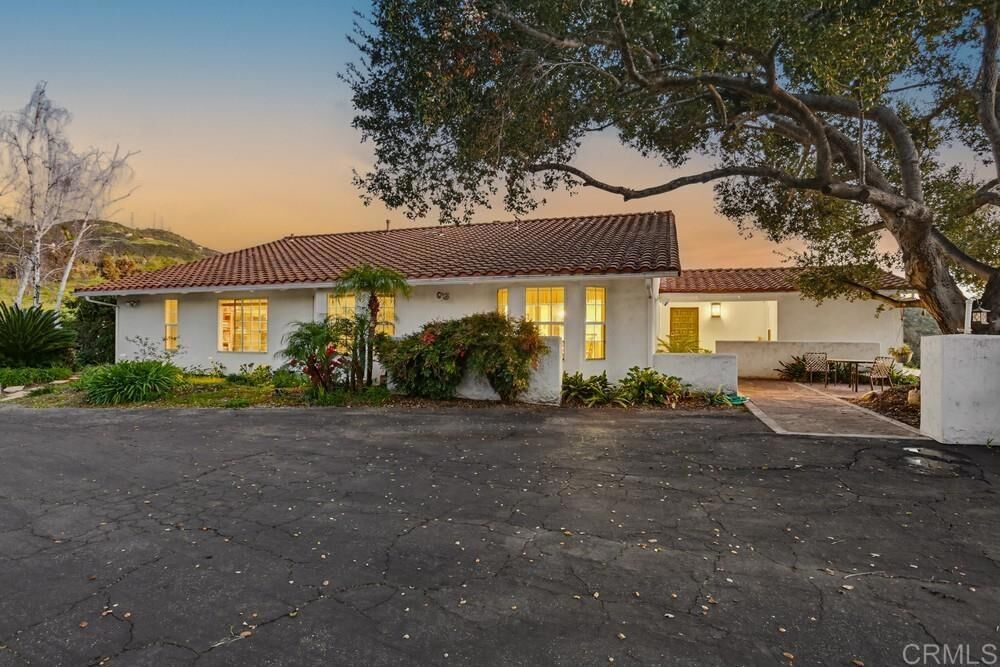 Property Photo:  2073 Willow Glen Road  CA 92028 