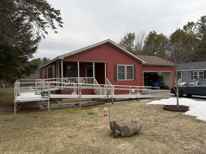 Property Photo:  33 Sandalwood Circle  ME 03904 