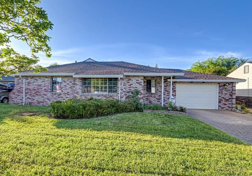 Property Photo: 2633 Granite Way CA 95821