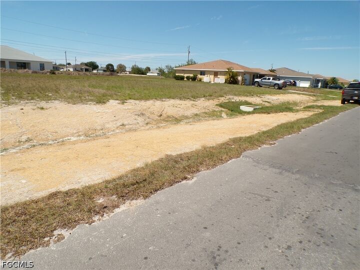 Property Photo:  1816 NE 8th Place  FL 33909 