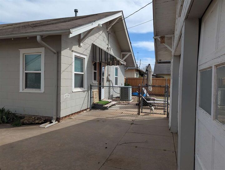 Property Photo:  405 N 6th  OK 74653-2516 