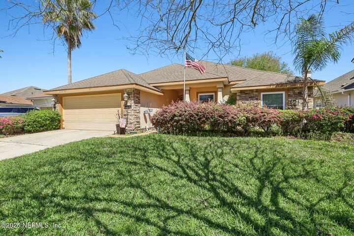 Property Photo: 13785 Waterchase Way FL 32224