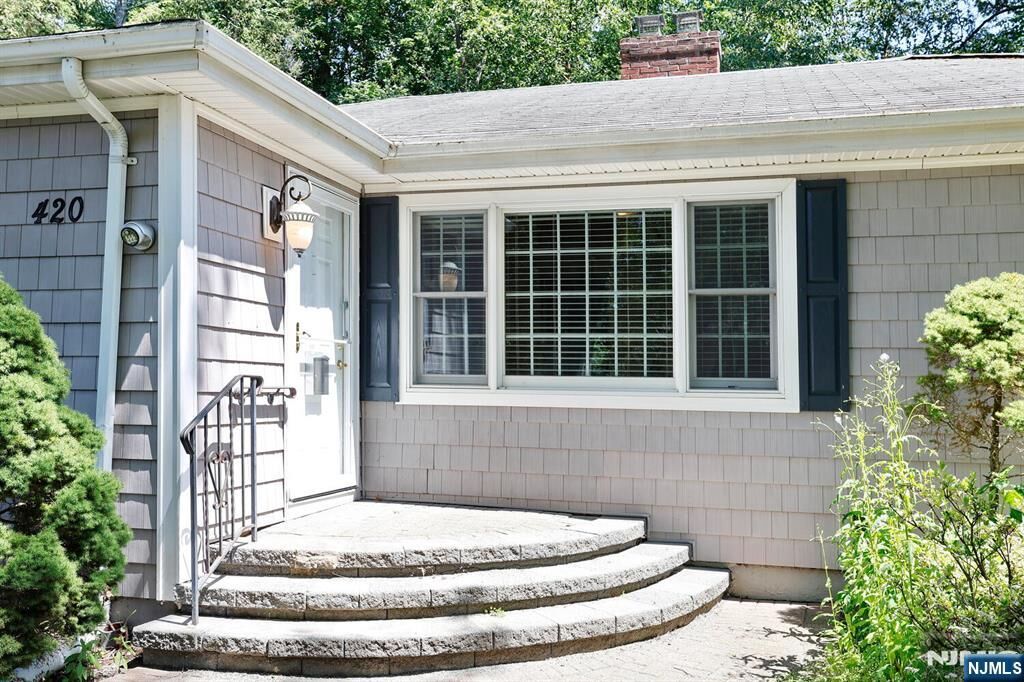 Property Photo:  420 Central Avenue  NJ 07446 