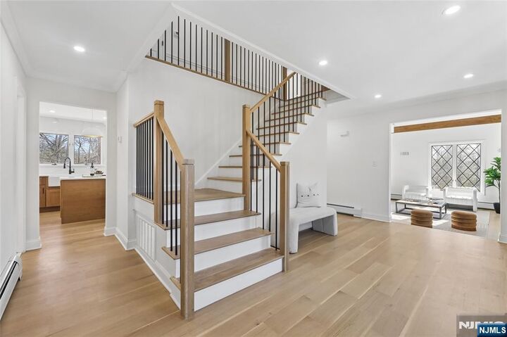 Property Photo:  708 Windswept Lane  NJ 07417 