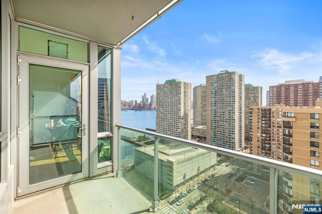 Property Photo:  20 Newport Parkway 2306  NJ 07310 