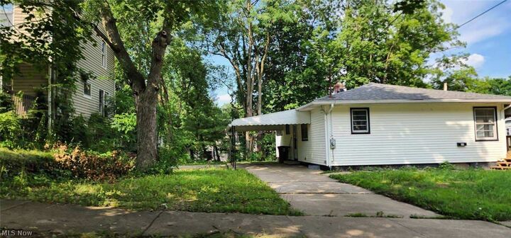 Property Photo:  600 Eastland Avenue  OH 44305 
