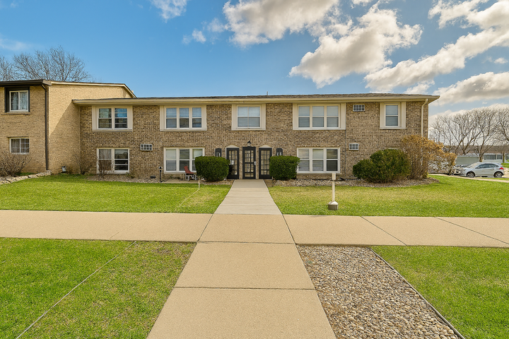 Property Photo: 811 Smetana Road 8 MN 55343