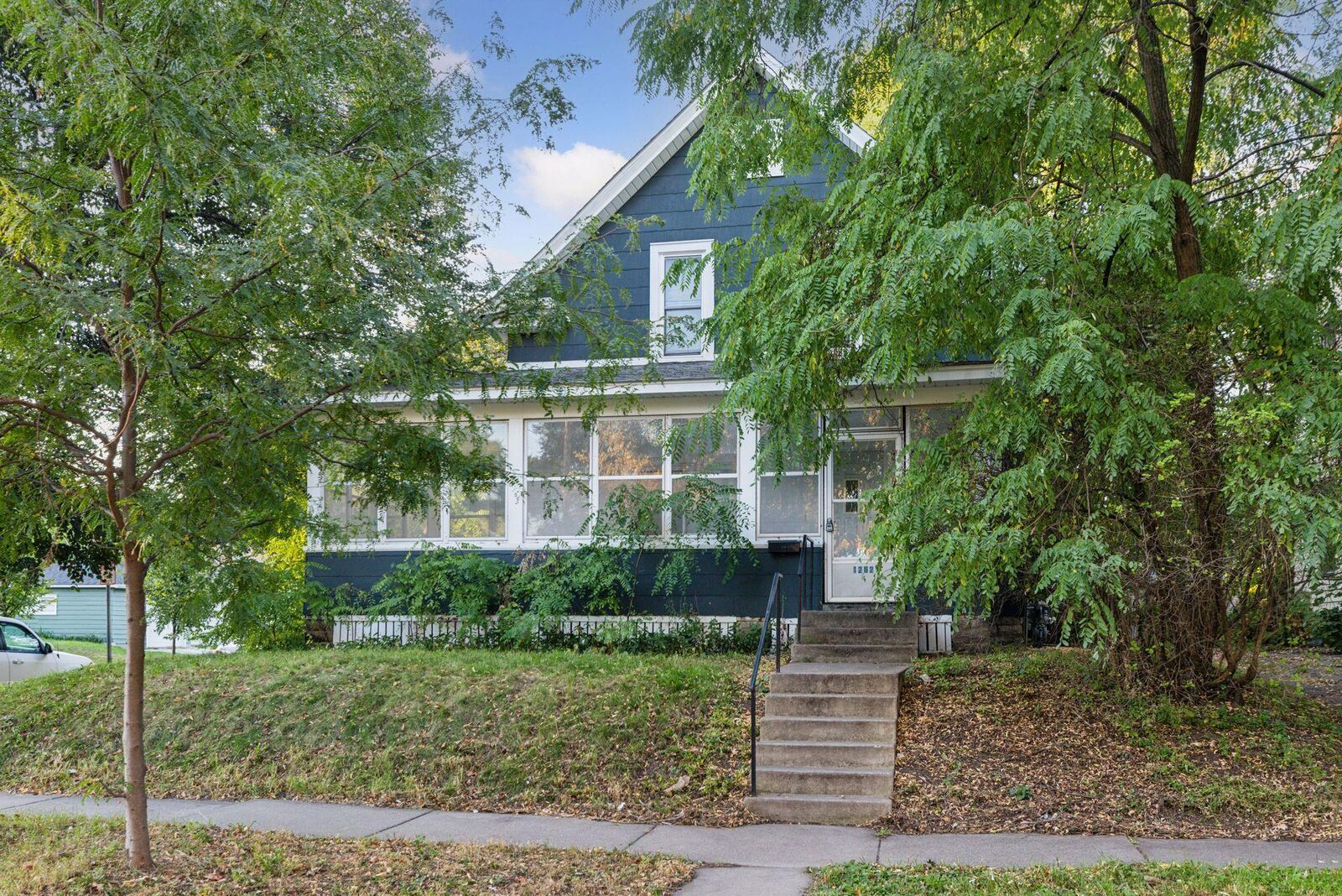 Property Photo: 1282 Hewitt Ave MN 55104