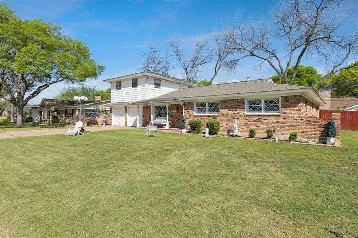 Property Photo:  5705 Diamond Oaks Drive N  TX 76117 