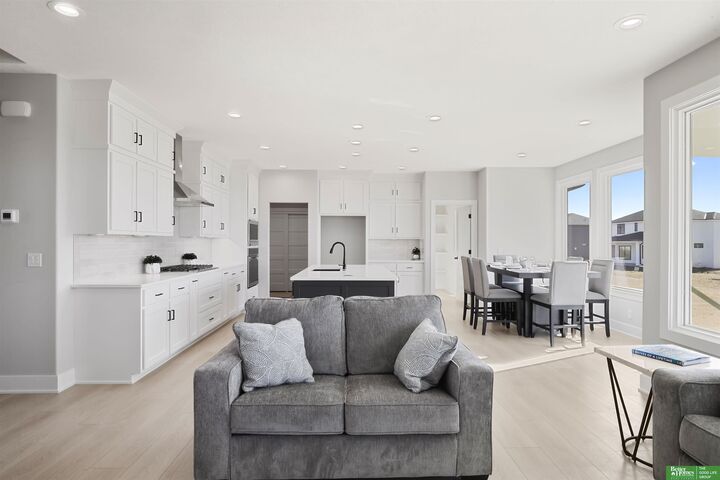 Property Photo: 10662 S 102nd Avenue NE 68046