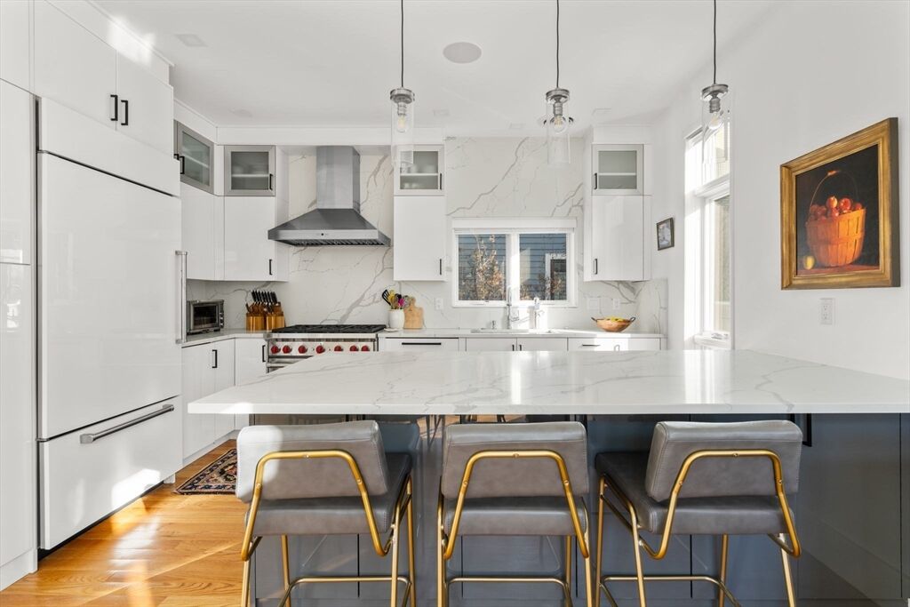 Property Photo:  1498 Cambridge St 2  MA 02139 