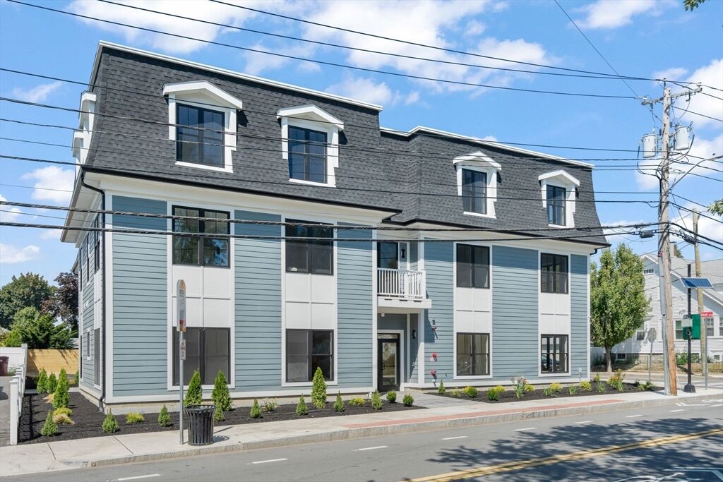 Property Photo:  260 Elm St  MA 02149 