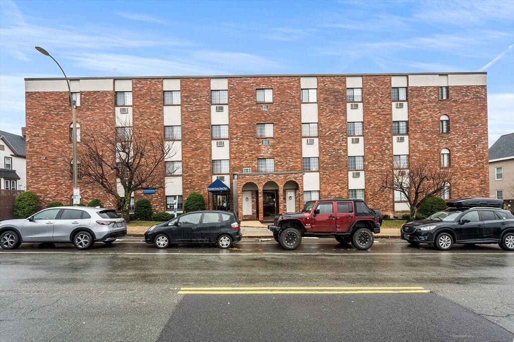 Property Photo:  474 Broadway 25  MA 02145 