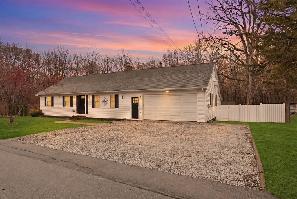 Property Photo:  8 Sweet Apple Tree Ln  MA 01952 