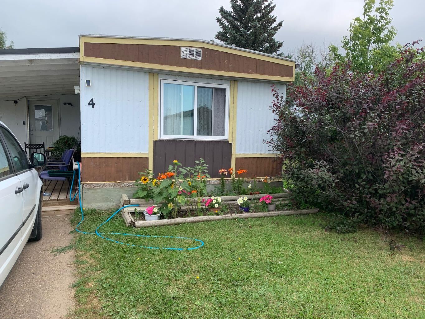 Property Photo: #4 1 Street E AB T0J 2J0